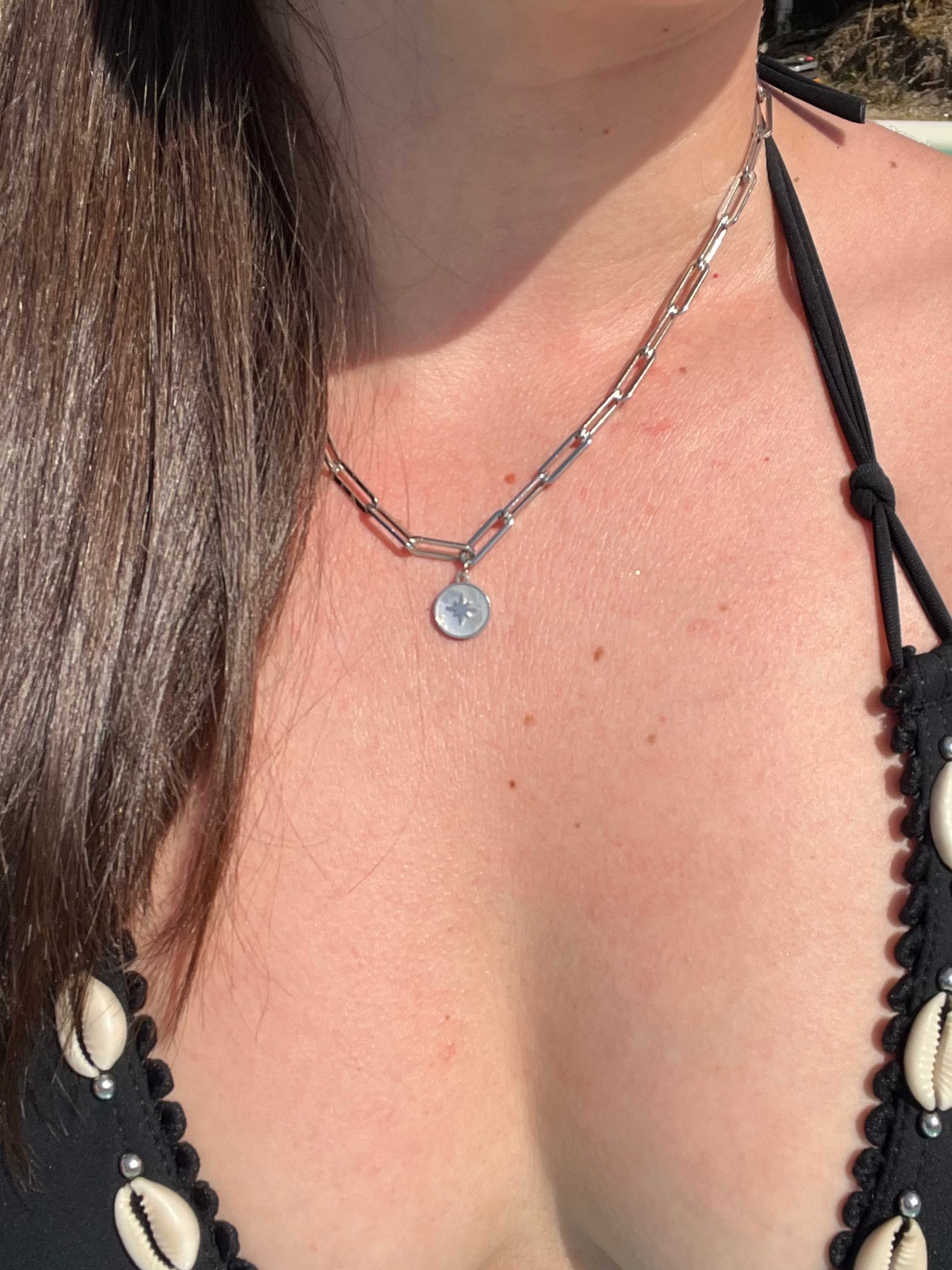 Mother-of-pearl light necklace